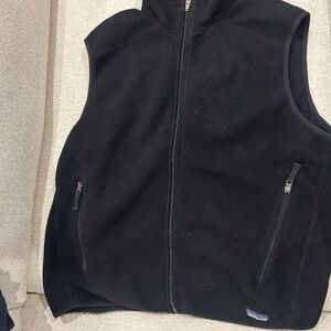 Patagonia Men’s Black Fleece Vest GUC large